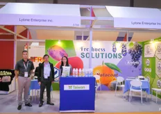 Lytone is a developer of fresh keeping solutions: the company provides a total solution for the the supply chain. The company is from Taiwan. To the left is Basilio Huang, Sylvia Lee and Junnan Liu.